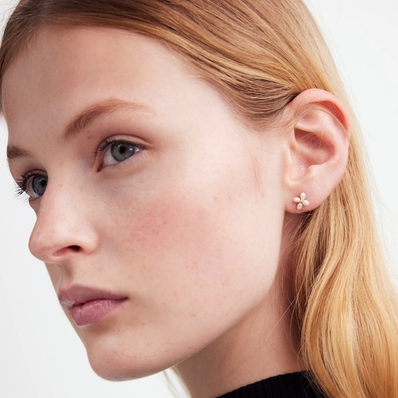 Madewell Jewelry - Madewell Freshwater Pearl Flower Stud Earrings